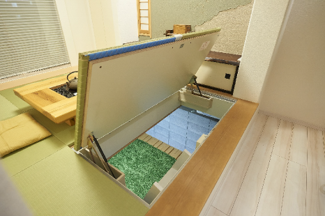 二層式の収納部屋