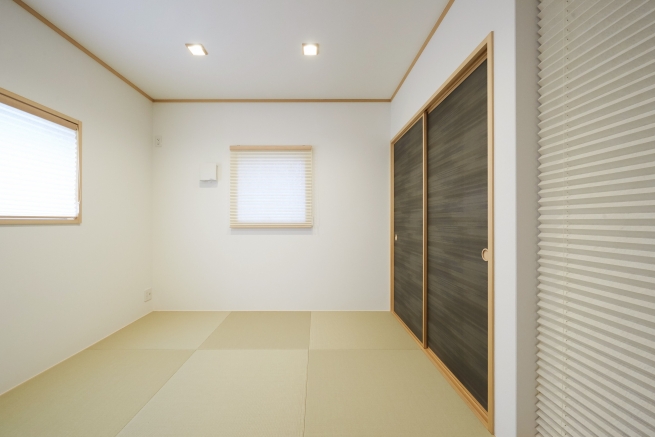 味わい深い襖がアクセント。